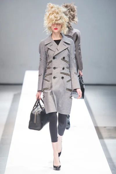 Look 11